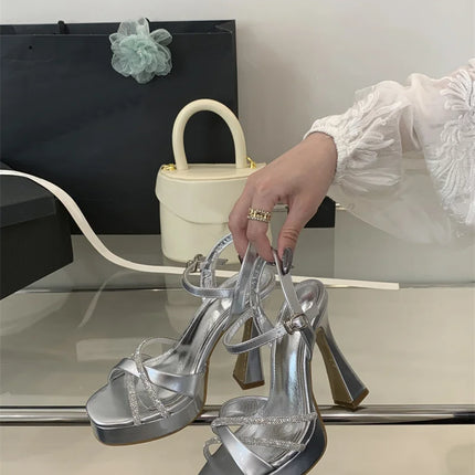 Liyke 2026 Nouveaux Sandales compensées à talons hauts Strass Sangle de cheville Bout ouvert Chaussures de soirée de mariage Femme Or
