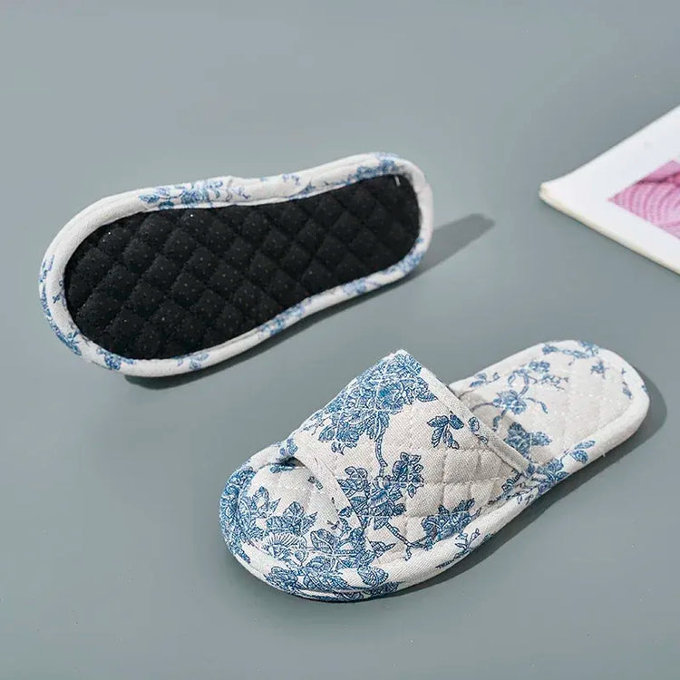 Nuove pantofole da casa Scarpe da pavimento floreali in morbido cotone Pantofole da interno antiscivolo leggere alla moda Pantofole da coppia per camera da letto