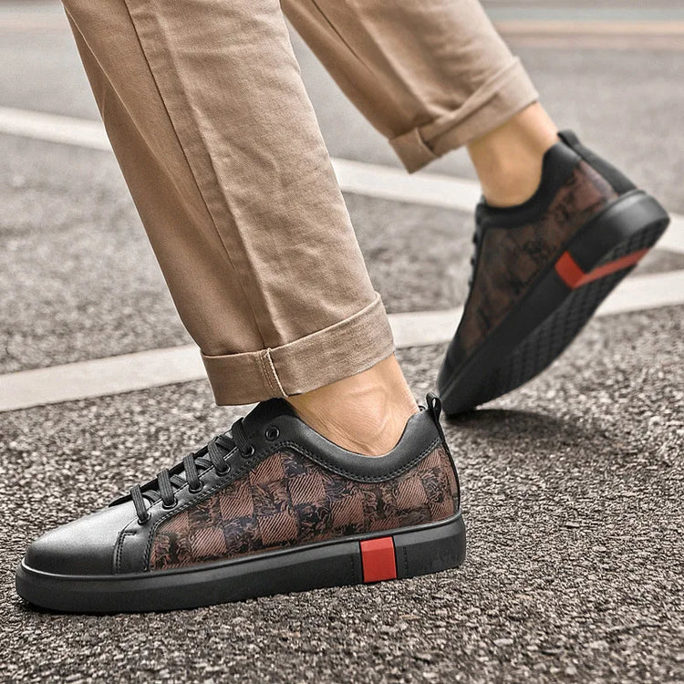 Europe New Shoes for Men Genuine Leather Casual Shoes Cool Black Flat Skateboard Shoes Street Fashion Sneakers