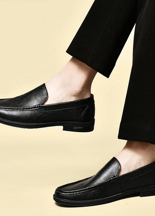 Calzature da uomo in pelle Slip on Office Man Scarpe formali Festa di nozze Scarpe eleganti da uomo Breath Driving Mocassini pigri Mocassini
