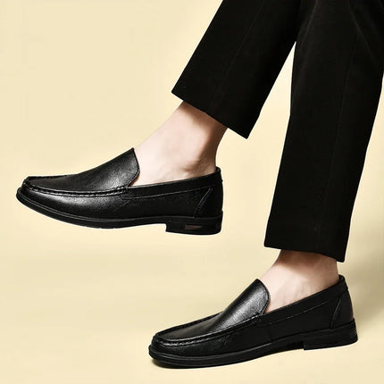 Calzature da uomo in pelle Slip on Office Man Scarpe formali Festa di nozze Scarpe eleganti da uomo Breath Driving Mocassini pigri Mocassini