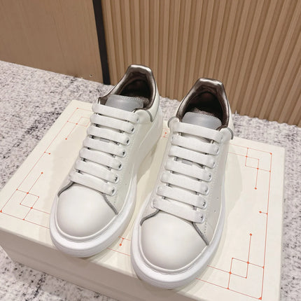 Top Classic Platform White Sneakers Silky Cowhide Height Boost Casual Shoes Versatile Daily Commute Shoes MK01