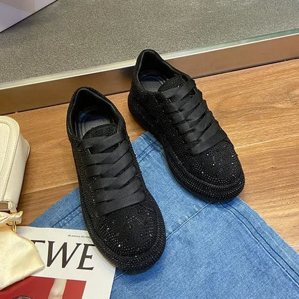 NEW Brand Women Fashion Casual Glitter Sparkling Sneakers Women Encrusted Lace Up Shoes White Sole Fashion Street Sneakers Shiny