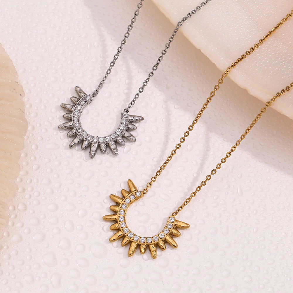 MamacitaSlay Collana in acciaio inossidabile placcato oro 18 carati con zirconi a forma di U Girasole 2025 Nuovo design Gioielli impermeabili di alta qualità