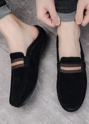 Muli da uomo scarpe Casual in pelle scamosciata leggera nuovi uomini pigro per il tempo libero mezze pantofole traspiranti Slip on scarpe da passeggio mocassino