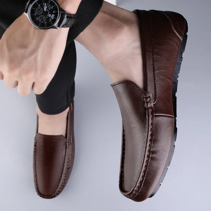 Scarpe casual da uomo in vera pelle Mocassini da uomo di marca di lusso Mocassini Slip traspiranti su scarpe da guida italiane Chaussure Homme