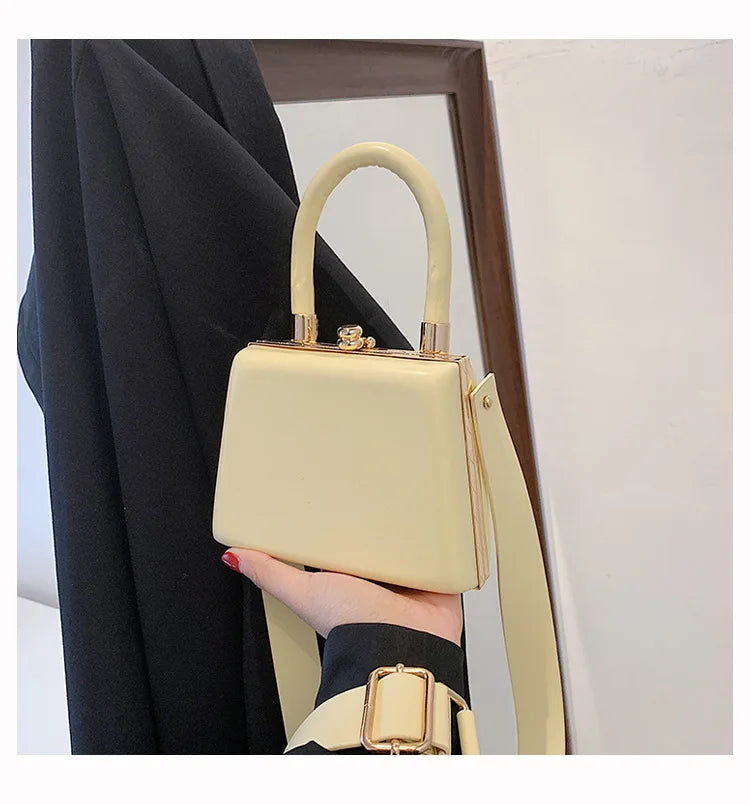 2022 New Fashion Sweet Mini Pillow Handbag Japanese Printed Scenery Net Red One Shoulder Portable Crossbody Bag