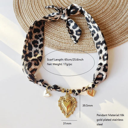 Collana bandana morbida con ciondolo a forma di fiore a forma di cuore placcato in oro per gioielli impilabili da donna e ragazza PlatiNum