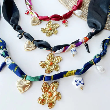 Collana bandana morbida con ciondolo a forma di fiore a forma di cuore placcato in oro per gioielli impilabili da donna e ragazza PlatiNum