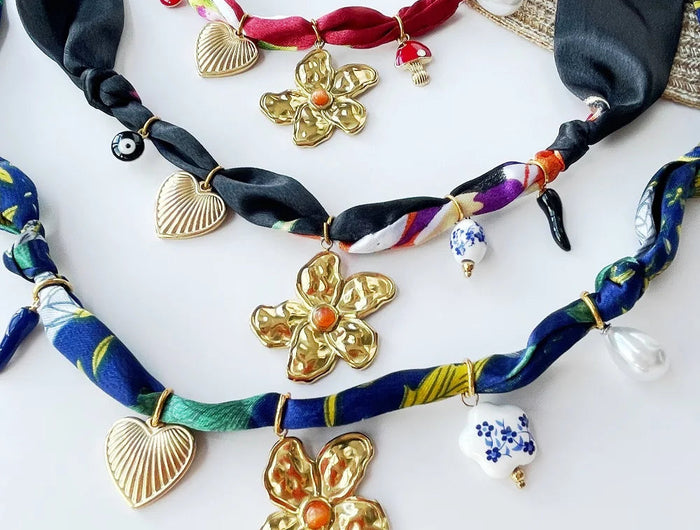 Collana bandana morbida con ciondolo a forma di fiore a forma di cuore placcato in oro per gioielli impilabili da donna e ragazza PlatiNum