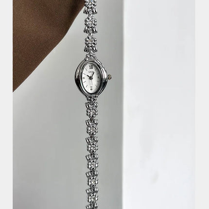 Orologio da donna Luce di lusso retrò tempestato di diamanti Bracciale di alta bellezza Orologi da donna squisiti alla moda platinumshop