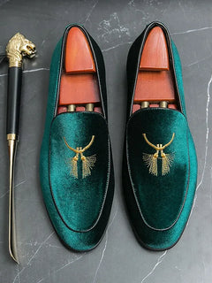 Scarpe da guida ricamate in velluto da uomo alla moda Comodo abito da sposa da lavoro Mocassini verdi blu Sapatos Tenis Masculino