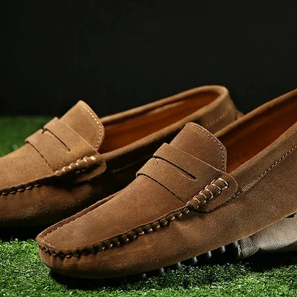 Scarpe casual da uomo fatte a mano Mocassini morbidi Scarpe da guida leggere Moda Slip on Flats Mocassini di alta qualità Scarpe da uomo antiscivolo