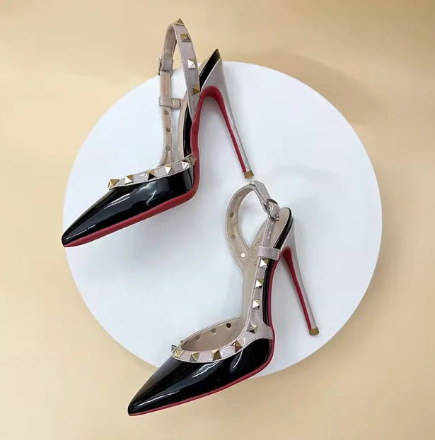 Nuovi tacchi alti europei e americani sexy vino rosso per le donne tacchi sottili punta a punta, bocca poco profonda, sandali con scarpa singola rivettata