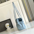Borsa a secchiello mini in morbida pelle azzurra, borsa a tracolla di lusso multiuso
