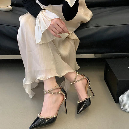 Sandali Donna alla Moda con Rivetti, Nuovo Stile Primavera 2026, Tacchi Alti con Cinturino Sottile, Eleganti Décolleté Color Nude per Estate Autunno platinumshop