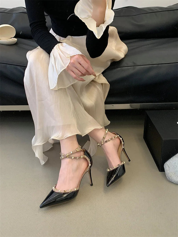 Sandali Donna alla Moda con Rivetti, Nuovo Stile Primavera 2026, Tacchi Alti con Cinturino Sottile, Eleganti Décolleté Color Nude per Estate Autunno platinumshop