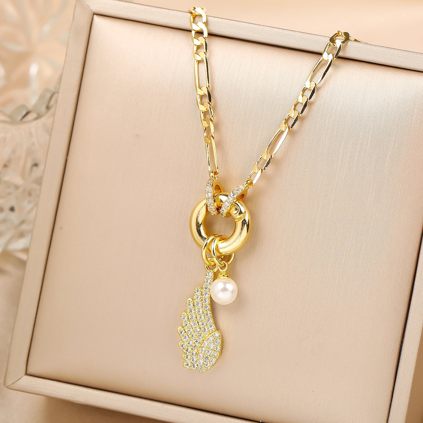 Nuova collana creativa con ciondolo a tema ali di fiori di conchiglia di zirconi lucidi Nuova moda donna accessori per gioielli per le vacanze femminili