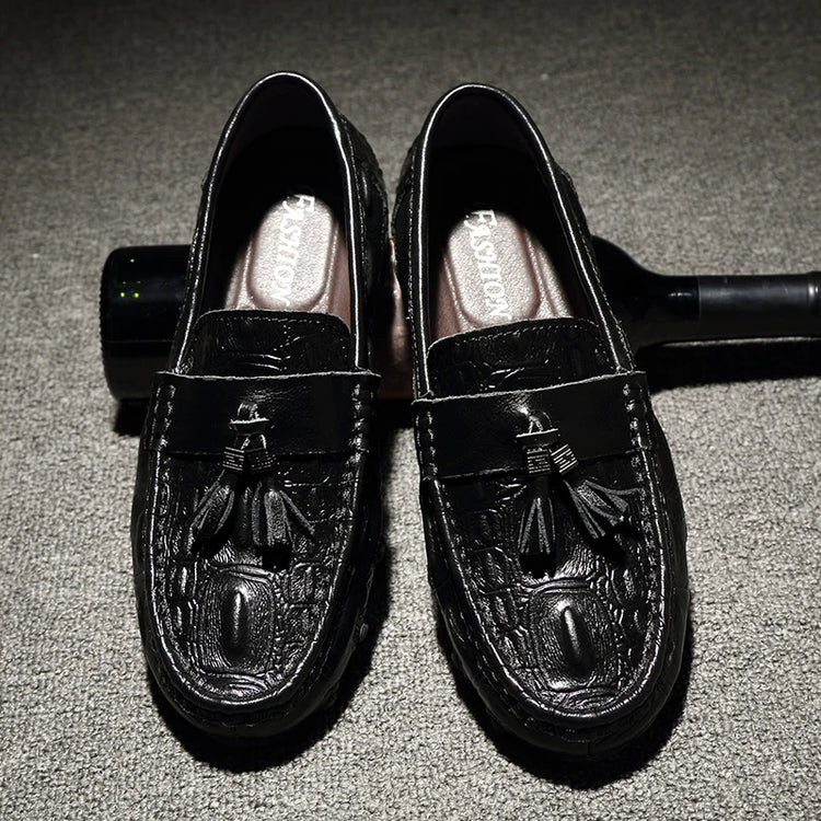 Mocassini da uomo di marca di lusso 2023 scarpe Casual in vera pelle mocassini con motivo a coccodrillo scarpe da uomo Plus Size 38-47 scarpe da guida