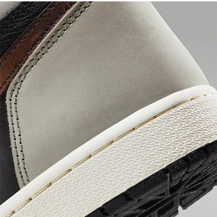Scarpe da basket alte Nike AIR JORDAN 1 autentiche da uomo 555088-033 platinumshop