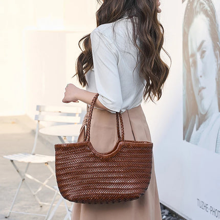 Women's 2-in-1 Woven Straw Bag Underarm Straw Bag with Adjustable Strap Large Capacity Dumpling Shoulder Bag for Summer Beach Bucket Bag