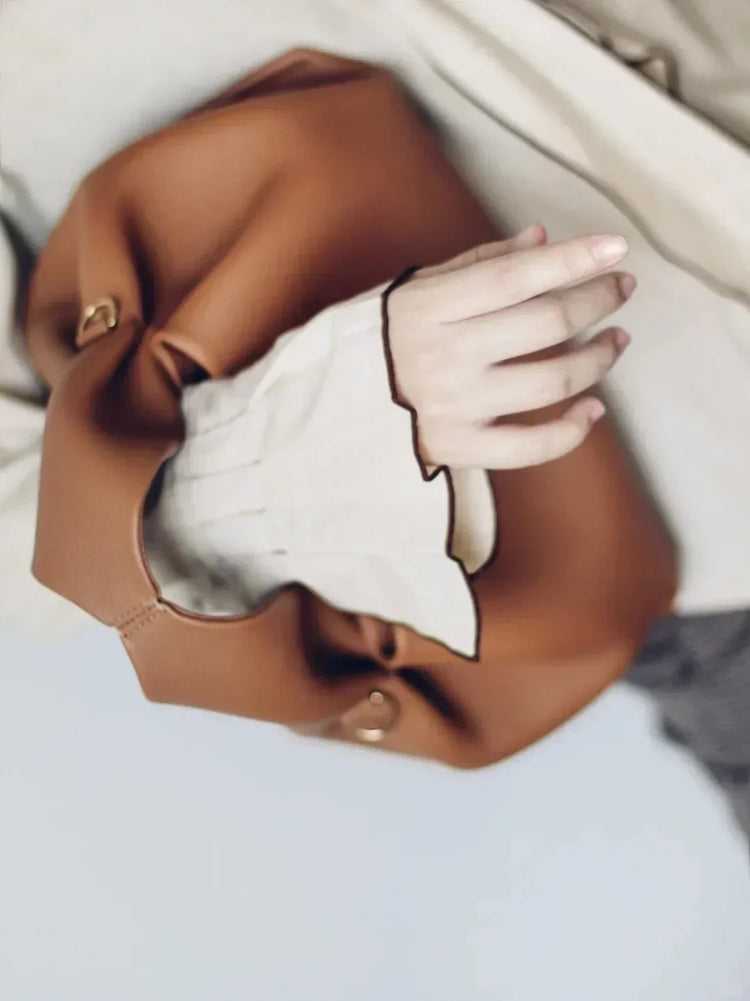 Borsa a Tracolla da Donna di Alta Gamma Autunno/Inverno 2025 – Design con Motivo Lychee e Tracolla a Nuvola