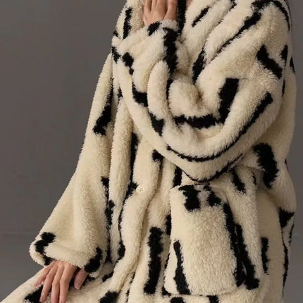 AW Coral Velvet Sleepwear Thickened Warm Winter Sweet and Cute Flannel Women's Sleepwear Simple and Loose Can Be Wearing Outside
