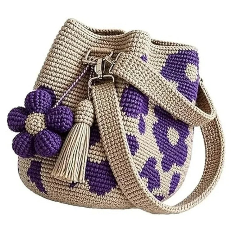 Borsa a tracolla da donna in stile boho, realizzata a mano con lavorazione all'uncinetto, decorata con fiori, cordoncino, occhielli metallici e nappe floreali, ideale per l'uso quotidiano, la spiaggia e le attività all'apert