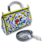 Borsa a tracolla con manico, decorata con Maioliche siciliane e fiori su sfondo giallo, disponibile in 2 misure.