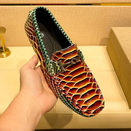 Mocassini firmati per uomo 2026 Nuovi mocassini fatti a mano 39-48 Appartamenti Casual Scarpe in pelle di serpente Mocassini da uomo comodi di lusso Scarpe taglia