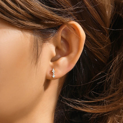 Orecchini con polsini piatti filettati con nappa tempestata di diamanti di nuovo stile, accessori per orecchie in stile europeo e americano. platinumshop