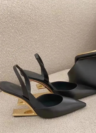 Estate Tacchi strani Scarpe da donna Design tinta unita Scarpe da donna con cinturini posteriori da viaggio Punta a punta Moda Zapatos Para Mujere
