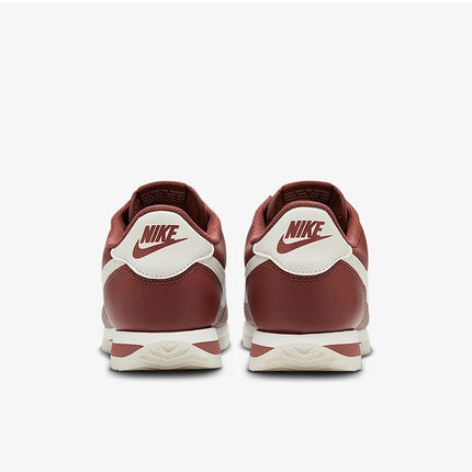 Scarpe sportive casual retrò da donna in vera pelle Cortez di Nike DN1791-201