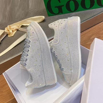 NEW Brand Women Fashion Casual Glitter Sparkling Sneakers Women Encrusted Lace Up Shoes White Sole Fashion Street Sneakers Shiny