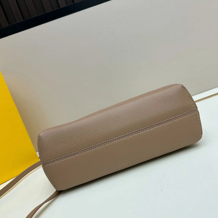 Borsa con Chiusura a Scatto in Morbida Pelle Color Tè al Latte, Borsa di Lusso Multiuso