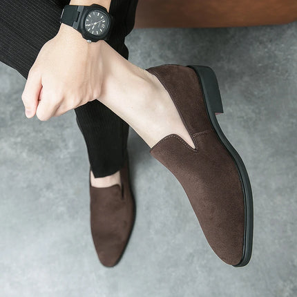 Scarpe primaverili in pelle scamosciata di marca di design italiano di lusso primaverile Scarpe eleganti da ufficio per uomo Mocassini da discoteca marroni da uomo