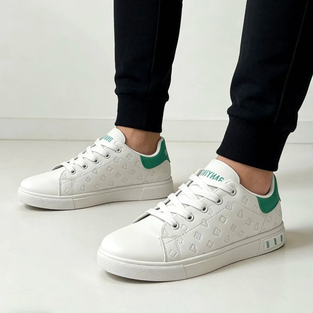 New Men Casual Shoes Summer Breathable Skate Shoes Korean Style Trendy Comfortable Versatile White Sneakers