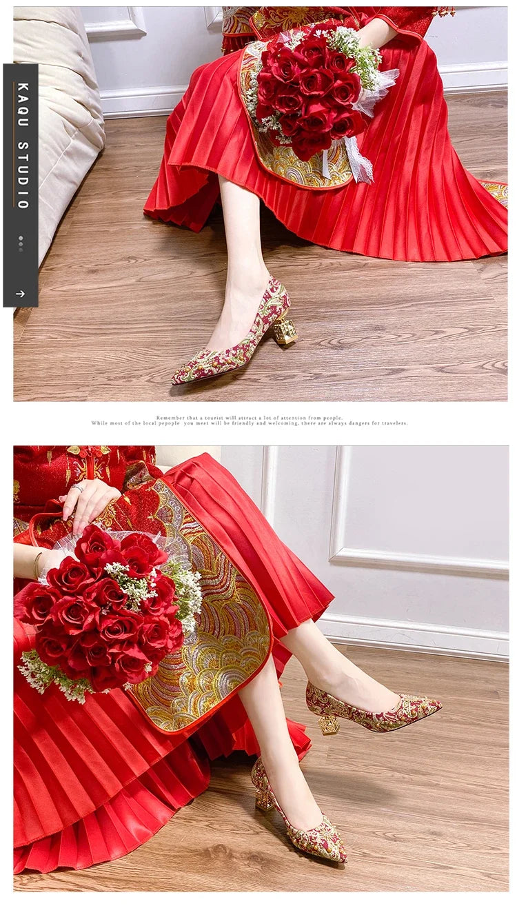 Moda di lusso Rivetto Fibbia Cintura Appartamenti Mocassino slip-on da donna Scarpe a punta Scarpe da balletto Mocassini da donna da ufficio 2025