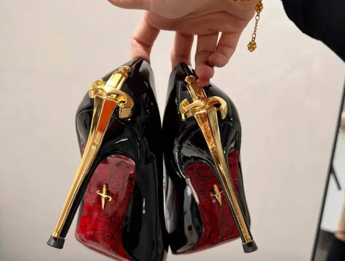 Nuovi tacchi alti con suola rossa per donna, primavera anticipata, tacchi sottili, punta a lama metallica, sexy, scarpe singole in pelle verniciata nera platinumshop