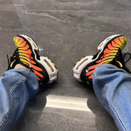 Nike Air Max Plus TN Sunset Men Women Black Yellow Gradient Classic Air Cushion Running Shoes Citywalk Sneakers HF0552-001