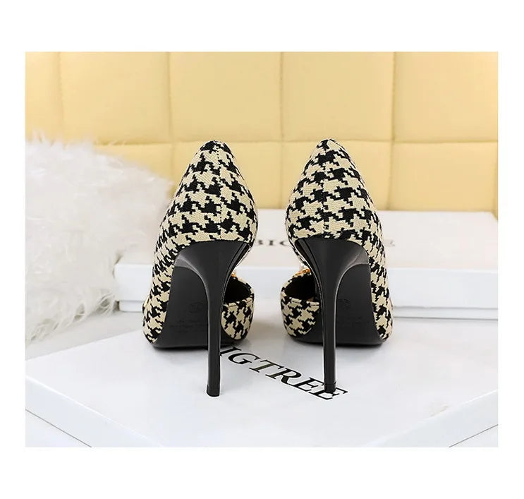 BIGTREE Scarpe 2026 Primavera Donna Pompe Catena di metallo perlato Tacchi alti Grana a quadri Tacchi a spillo Tacchi da donna Scarpe da banchetto di lusso 43 platinumshop