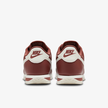 Scarpe sportive casual retrò da donna in vera pelle Cortez di Nike DN1791-201