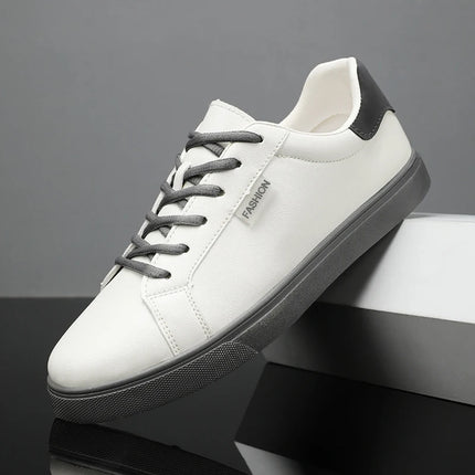 Skateboarding Shoes Men Flat Comfortable Leather Casual Vulcanized Shoes Trendy Classic Breathable Cheap Sneakers Man Plus Size