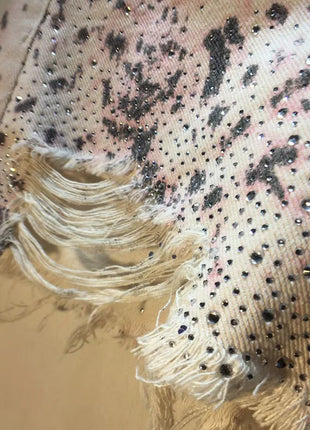 2025 Abiti estivi, Nuovi pantaloncini di jeans con bordo ruvido indossato a vita alta con perforazio
