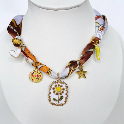 Collana bandana morbida con ciondolo a forma di fiore a forma di cuore placcato in oro per gioielli impilabili da donna e ragazza PlatiNum