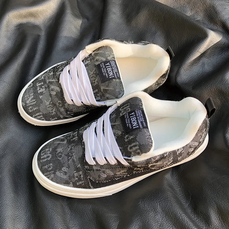 Black Gray Low-top Thick Shoe Tongue Skateboard Shoes Large Size Men Women Couple Versatile Sports Trend Versatile Board Shoes