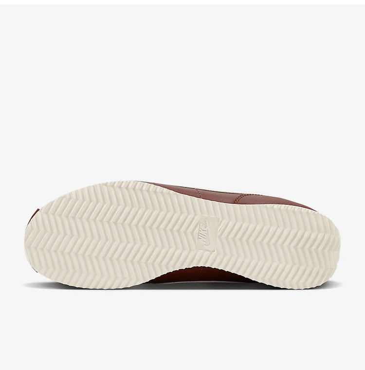 Scarpe sportive casual retrò da donna in vera pelle Cortez di Nike DN1791-201