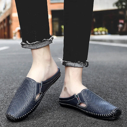 Nuove pantofole da uomo in vera pelle estate traspirante Casual muli mezze scarpe leggere per uomo mocassini da guida antiscivolo all'aperto uomo
