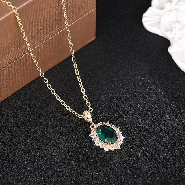 Huitan Nobile Collana con ciondolo luminoso per donna Accessori per il collo con zirconi verdi lucidi Gioielli da sposa di fidanzamento estetico PlatiNum