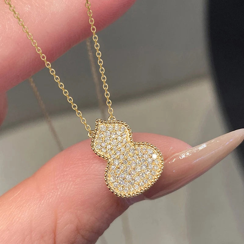 Huitan Romanzo Collana con ciondolo zucca fortunata per donna Accessori per collo abbaglianti di lusso per gioielli versatili delicati e chic da festa